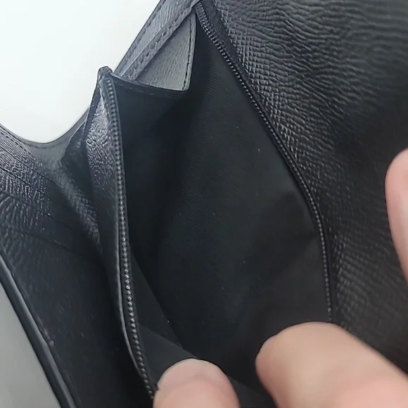 COACH Essential Medium Flap Wallet in Pebbled Leather LIKE NEW retail $1… - Picture 4 of 11